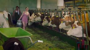 Sex robot malfunctions and cheats on master in a barn