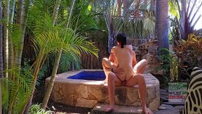 follando en publico, frente a la piscina. hotel swinger en mexico.