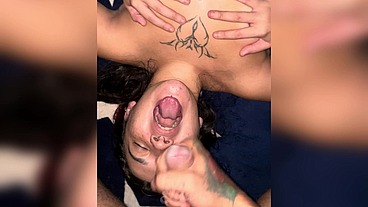 Pedi pra gozar na minha cara e ele gozou