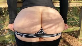 Giant Mommy Displaying VPL & Flashing In The Park