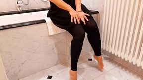 Selena&#039;s sex games and sex games during break