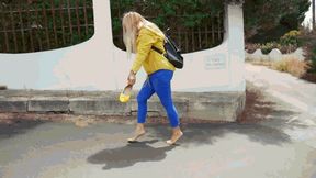 Walking in ballet shoes and barefoot MP4 (1920x1080) FHD