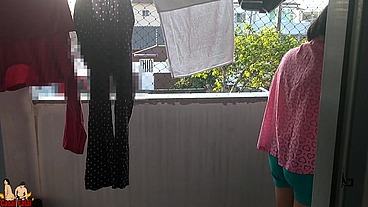 I taped my wife showing her tits on the balcony for delivery guys