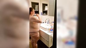 Horny&#x1F975; Mother-To-Be Gets Cumshot After Blowjob In Bathroom