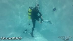 Bella Luxx Scuba Strip Tease Uncut Deep Water