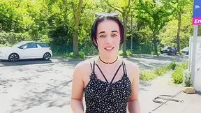 Leila, 18, librarian in Toulouse!