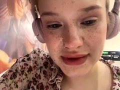 Honey___hot in mall changing cabin