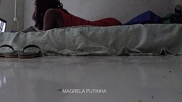 MEU FODEDOR COLOCOU CÂMERA ESCONDIDA E ME METEU A ASSISTIR PORNO SOZINHA NO COMPUTADOR E ME APANHOU A SE MASTURBAR DEPOIS ME FODEU (FULL VIDEO)