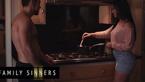 Stepmom Jennifer White Seduces Hot Stepson for Sexual Fun