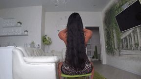 I comb my long hair with aa