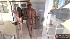 Curvy Brunette Josie&#x63A5;&#x6536;Roman&#x7684;&#x6FC0;&#x70C8;&#x62A8;&#x51FB;&#x5E76;&#x5C04;&#x7CBE;&#xFF01;