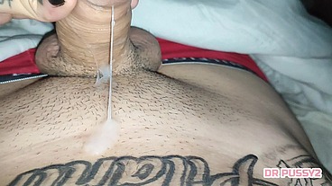 HOMEM SEXY TATUADO FILMA EJACULAÇÃO
