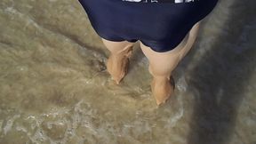 Fan likes to Tempest walk on the beach