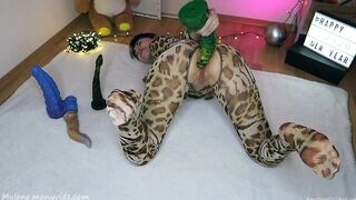 Euro Beauty cunt with mouth anal deep horse toy!