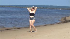 big butts in jeans shorts 4