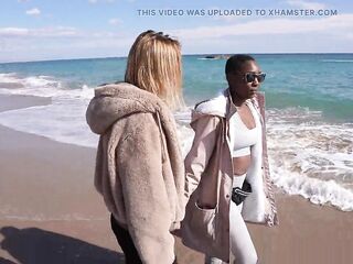 White Pair with Black Star in breathtaking Trio - Behind the Scenes, Owiaks and Zaawaadi