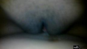 me cogi por el culo a la novia de mi mejor amigo y llego justo cuando alcanzo el orgasmo anal.
