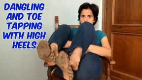 boredom grips me - I play with my shoes in 2 different ways