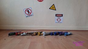 Sneaker-Girl Darleen - Little Toy Trucks crush with Socks