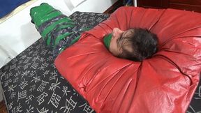 GIANT AND EXPLOSIVE BBW FARTING INTO SLAVE NOSE'S PART 1 BY THAMMY BBW AND DANIEL SANTIAGO CAM BY ALINE FULL HD