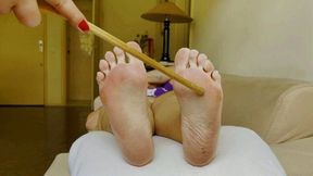 Juliette and Dolce in double Falaka with tickles and lots of laughs - MOBILE - BASTINADO - SPANKING - SOLES - FALAKA - TICKLE - WRINKLED SOLES - BDSM