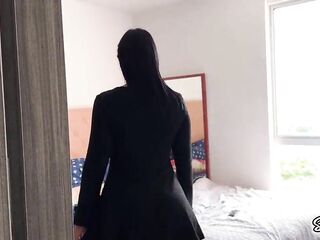 Sayafit seduces her boyfriend with a anal-plug in her large butt and a lot of hawt squirting
