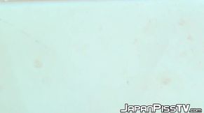 Japanese amateur babes having a peeing contest