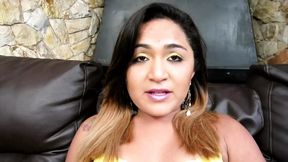 Malaysian tranny jerks off