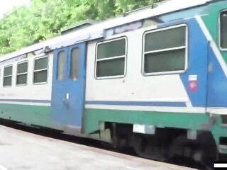 Il treno lo perdi,il cazzo lo prendi