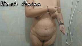 depois de uma sessao de fist em sua buceta fa lactante vai tomar banho. - rock maiaa