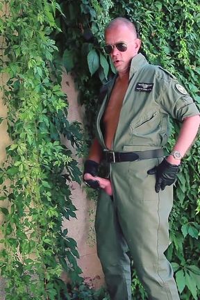 Xl Cumshots of a Pilot 6