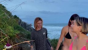 saimos para fazer trilha e a novinha ficou com tesao no meio do mato