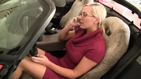 Stepmom tossing salad 5: S4 - Hot blonde milf loves to rim and facial