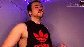 Jerk To Sweaty Roommates Armpits