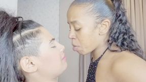 INSANE KISSES FROM A DWARF - BY ANANZINHA - CLIP 2