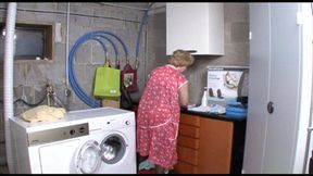 THE OLDIE SURPRICES THE PLUMBER