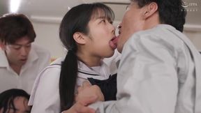 этой брюнетки целованье в щеку достигает пика в групповухе с-appetitantohoJapanese face-kiss triggers a fuck fest, ending in a facial carnival