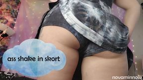 ass shake in skort