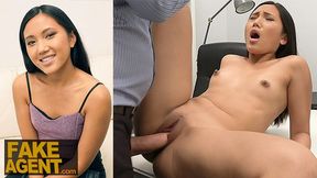 Older Dude Screws Virgin Teen's Snatch like a Porn Star