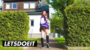 Jezzicat Fucked by Experienced Guy - LETSDOEIT