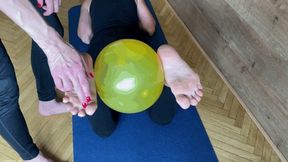 TICKLING BALLOON CHALLENGE - MP4 HD