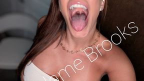 Nikki Brooks - She Wants To Eat You (1080HD)
