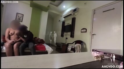 Hotel me karwai Hot ladki ne saaf safai wale se chduai