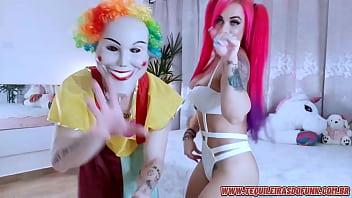 LIVE SEXY DÉBORA FANTINE AND THE CLOWN KEIZADINHAAA