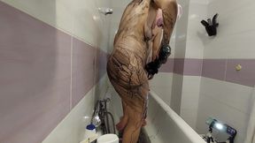 Amateur Couple Takes Bath, Wife Hairy Pussy, Big Ass, Big Tits.