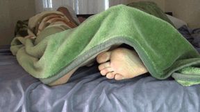 4 legs from under the covers with Alex 6 S