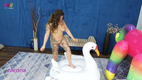 Cinthya Masturbates on the Inflatable Swan 4K (3840x2160)(Inflatable Fetish)
