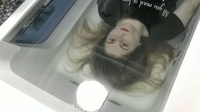 Face up with the same angle MP4 HD 720p