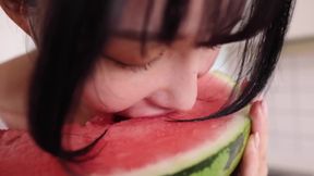 J-Girl Yummy Sari Tsukihi