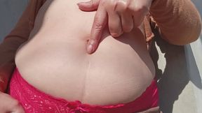 My navel in the sun